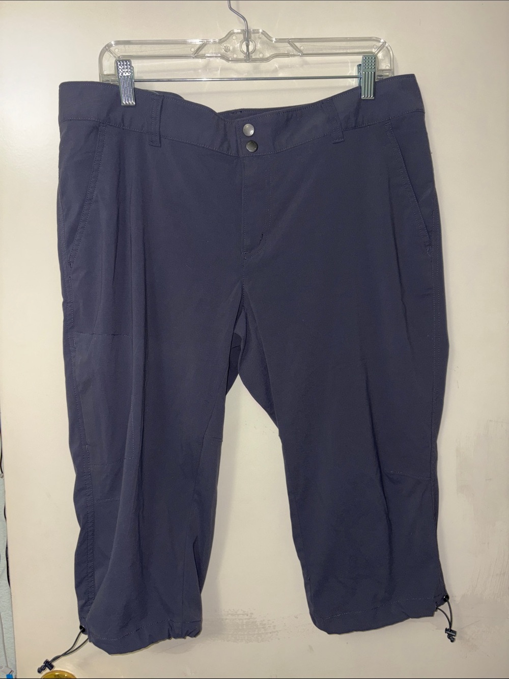 Columbia Women's 16 Omni-Shield Navy Blue Capris #0045